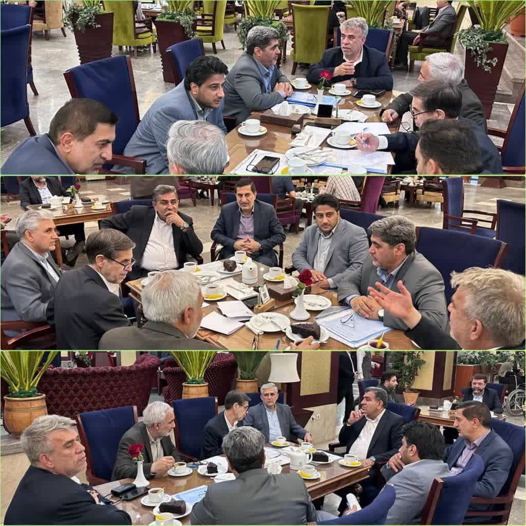 *نشست تشکل‌های کارگری و کارفرمایی و بازنشستگی استان آذربایجان با رئیس و اعضای کمیسیون اجتماعی مجلس شورای اسلامی و استاندار استان آذربایجان شرقی