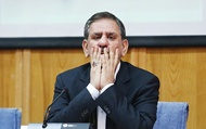 انتقاد معاون رئیس جمهور از فروش نفت توسط نهادها