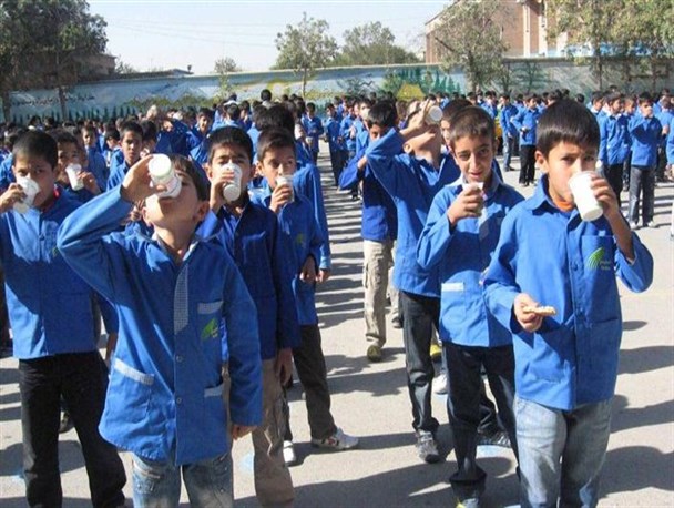 توزیع شیر فاسد در دبستان شهر جدید سهند