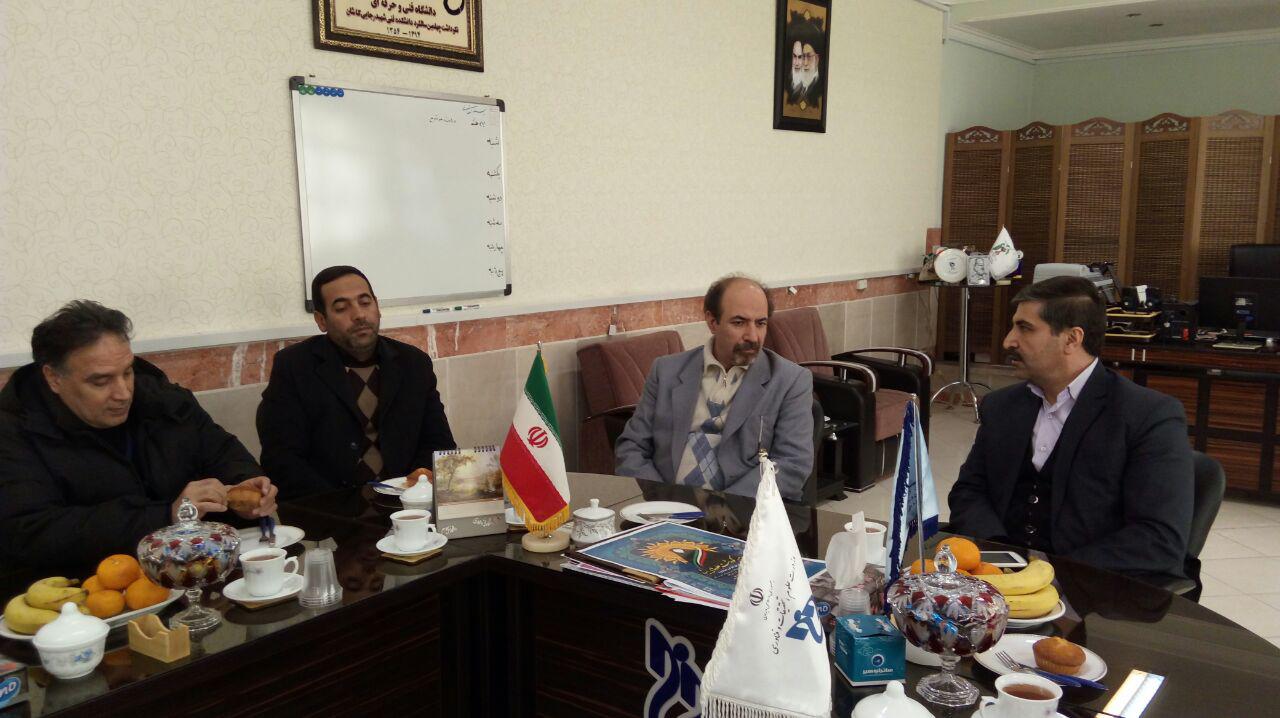 لزوم توجه به ظرفیت های دانشگاه فنی و حرفه ای در جهت کاهش آمار بیکاری